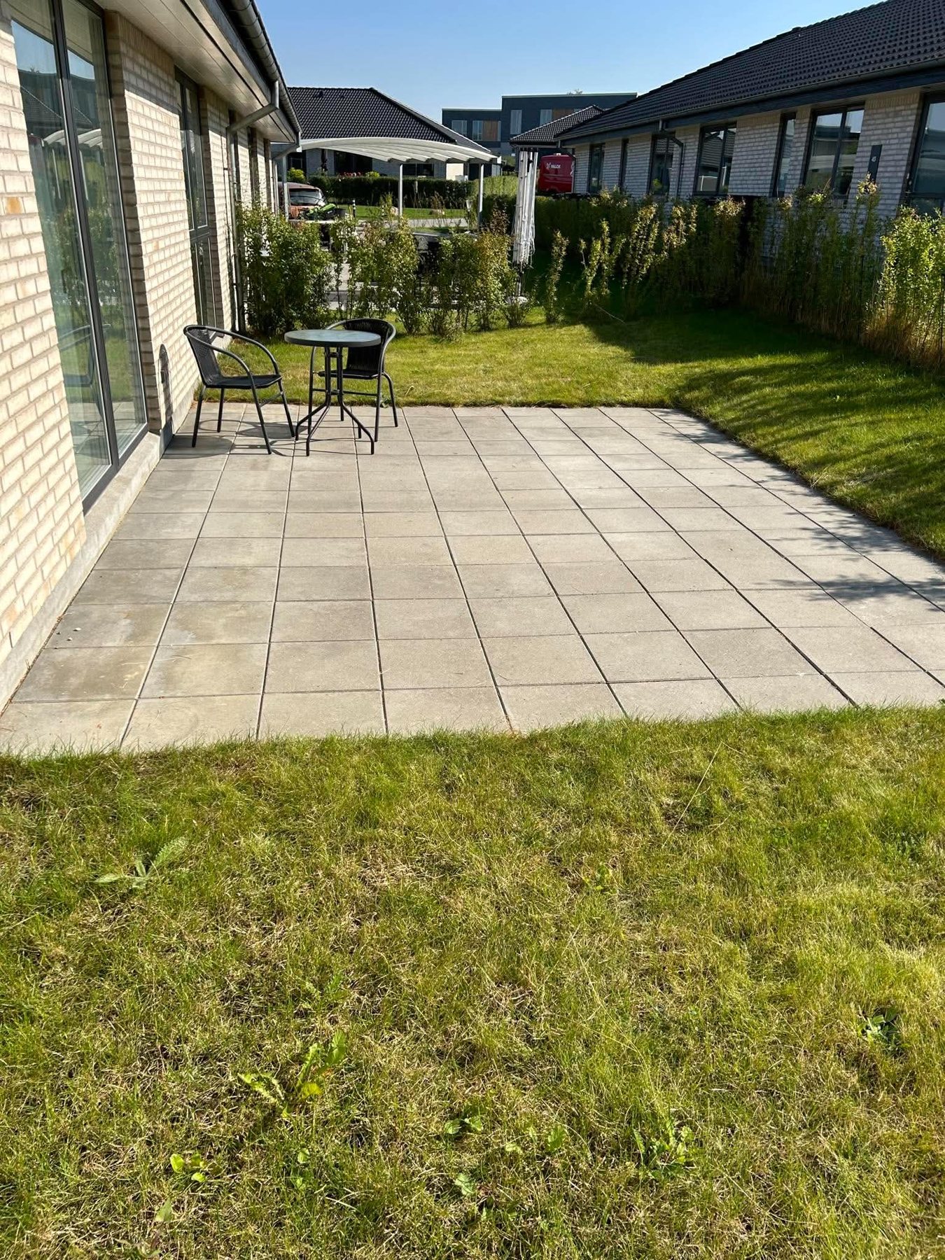 Ny terrasse med fliser